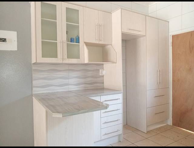 3 BEDROOM HOUSE FOR SALE IN GREENHILLS